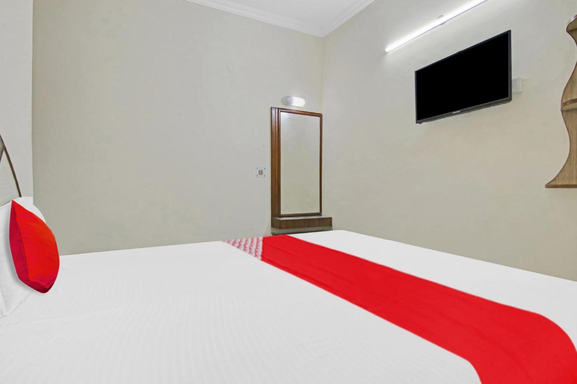 Hotel O Rak International New Delhi Bagian luar foto