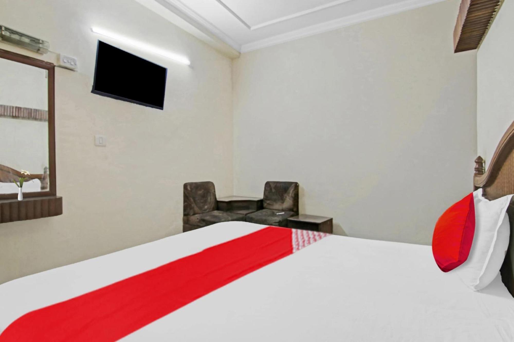 Hotel O Rak International New Delhi Bagian luar foto
